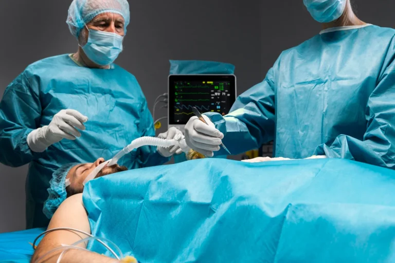 Gallstones in Women: Symptoms, Risks & When to See a Surgeon